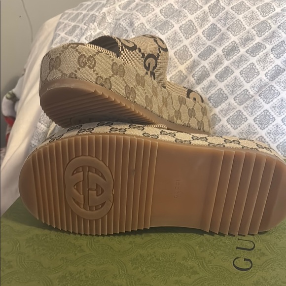 Gucci Women's Brown Platform Slides - Picture 3 of 5